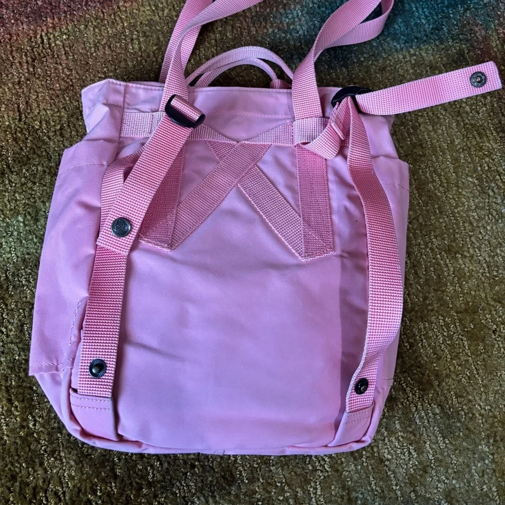 Pink Fjallraven bag in great condition - Picture 5 of 5